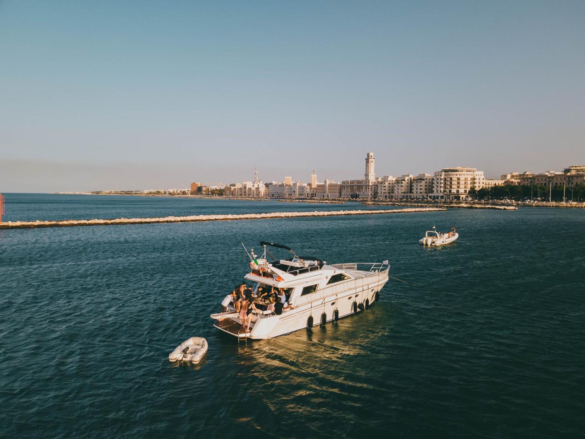 Discoverboat - Pita - Exclusive Boat&Breakfast Bari Eksteriør billede