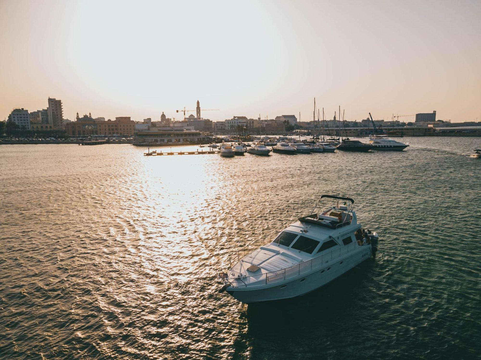 Discoverboat - Pita - Exclusive Boat&Breakfast Bari Eksteriør billede